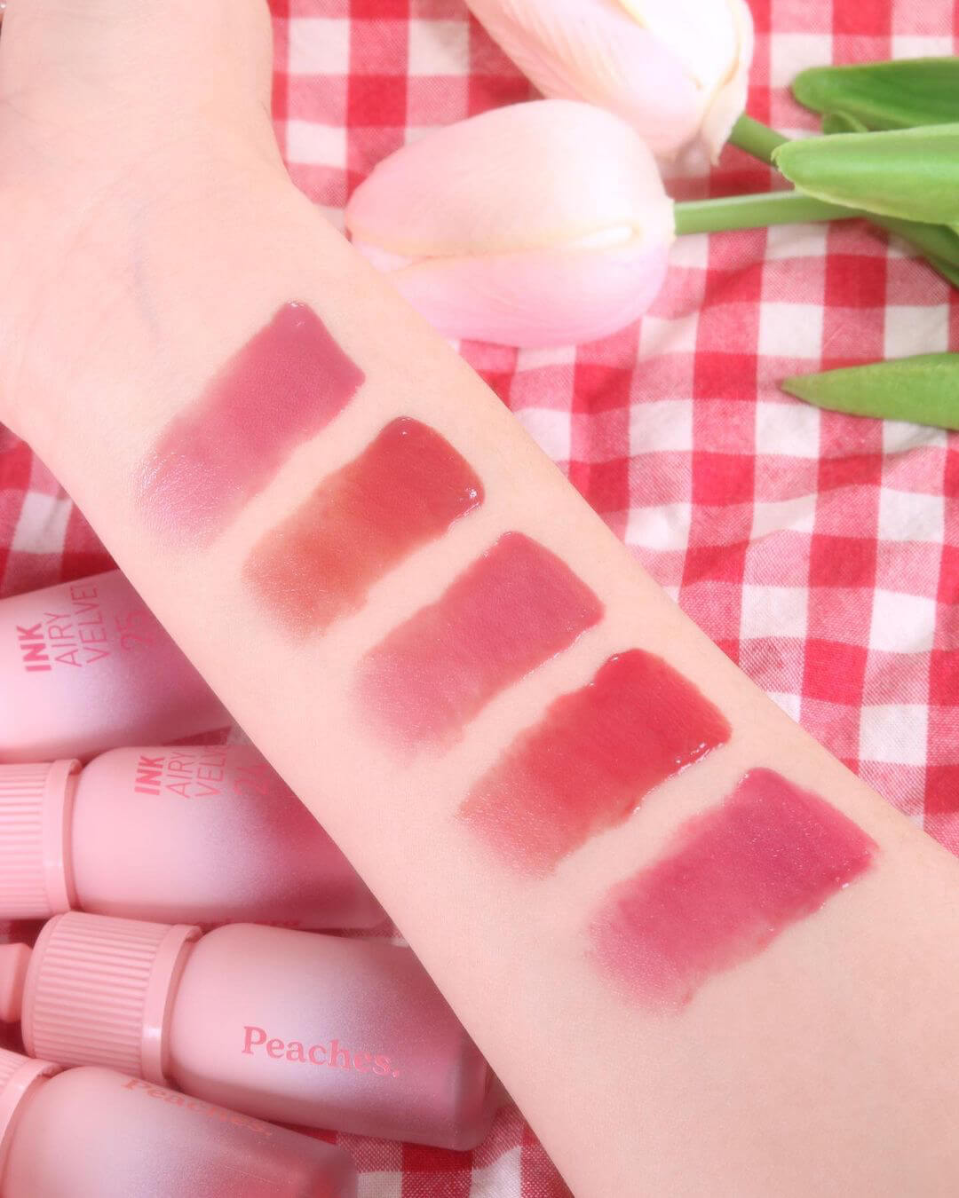 韓國 Peripera Ink Airy Velvet #Peaches Collection 桃系列空氣絲絨霧面墨彩奶瓶唇釉 #21-25 - 5色選擇 韓國 Peripera Ink Airy Velvet #Peaches Collection 桃系列空氣絲絨霧面墨彩奶瓶唇釉 #21-25 - Color Swatch