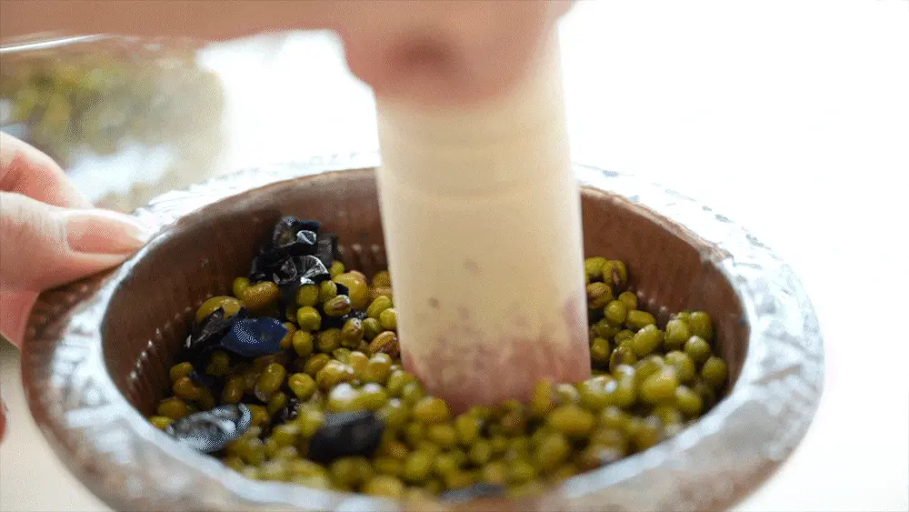 超溫和卸妝清黑頭～ 韓國 HeveBlue Black Yuja Bean Milk Cleanser 天然黑豆青柚豆奶溫和保濕卸妝潔面乳 - 300ml