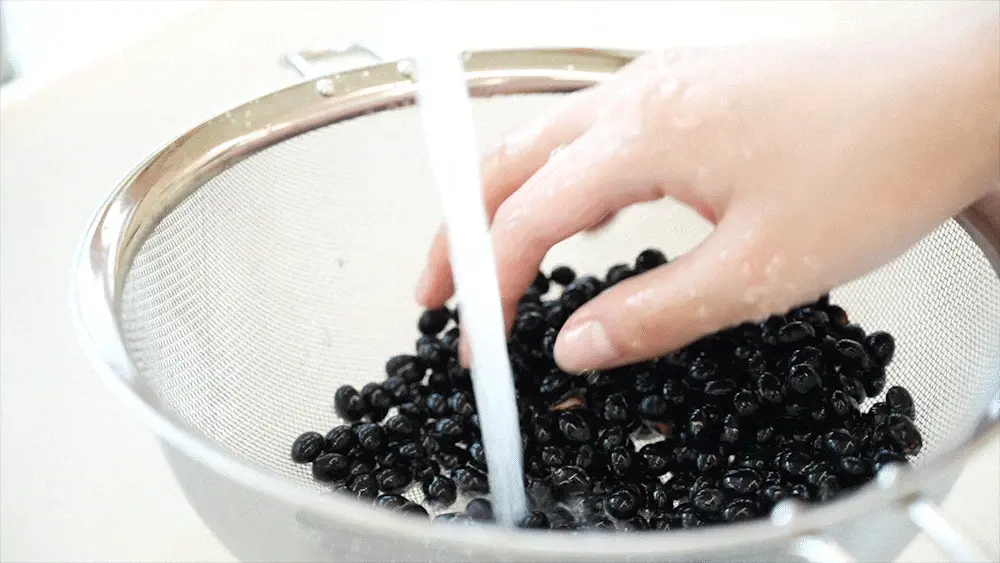 超溫和卸妝清黑頭～ 韓國 HeveBlue Black Yuja Bean Milk Cleanser 天然黑豆青柚豆奶溫和保濕卸妝潔面乳 - 300ml