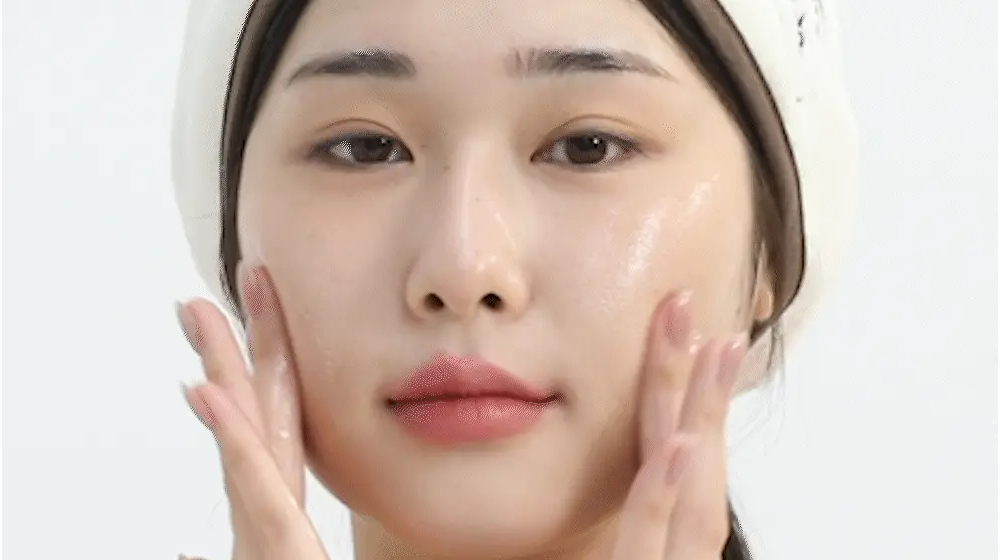 卸妝同時清黑頭～韓國 HEVEBLUE Salmon Caring Centella Llight Cleansing Oil 三文魚子PDRN積雪草輕盈清黑頭卸妝油 - 250ml