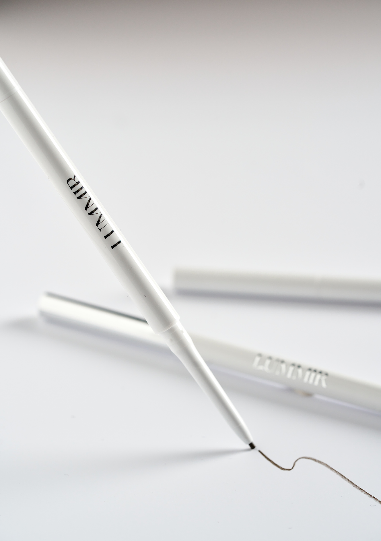 打造毛流眉~韓國 Lummir Fillin Shape Brow Pencil 極纖細精準持久雙頭眉筆 - 4色選擇 打造毛流眉~韓國 Lummir Fillin Shape Brow Pencil 極纖細精準持久雙頭眉筆 - 4色選擇