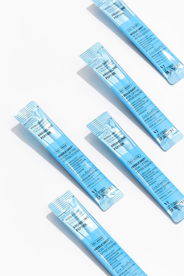 提拉緊緻 修復粗糙肌💙 韓國 Daiso X VT Reedle Shot Facial Lifting Peptide Essence 多胜肽 X 積雪草塗抹式微針導入高效提拉緊緻精華 - 6包裝 2ml x 6pack