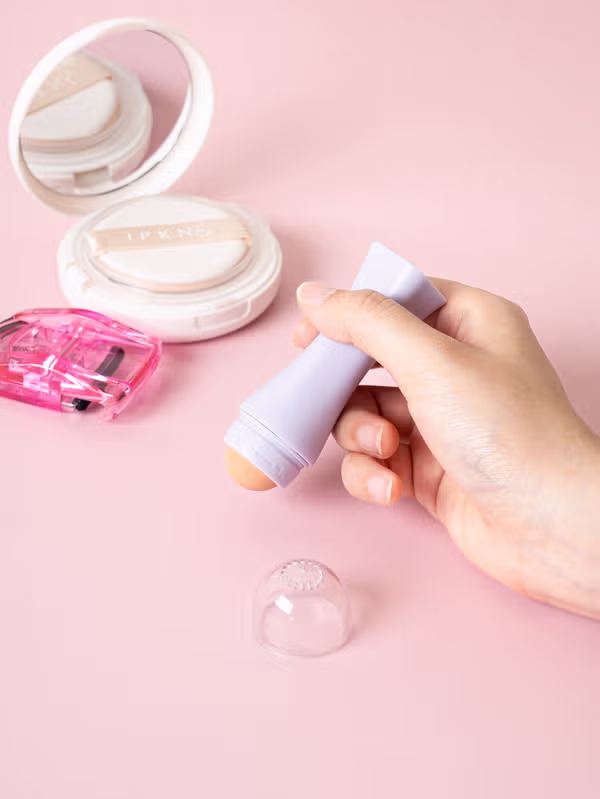 吸面油珠珠～韓國 Daiso Portable Oil Removal Roller 便攜天然火山石吸油珠珠滾輪