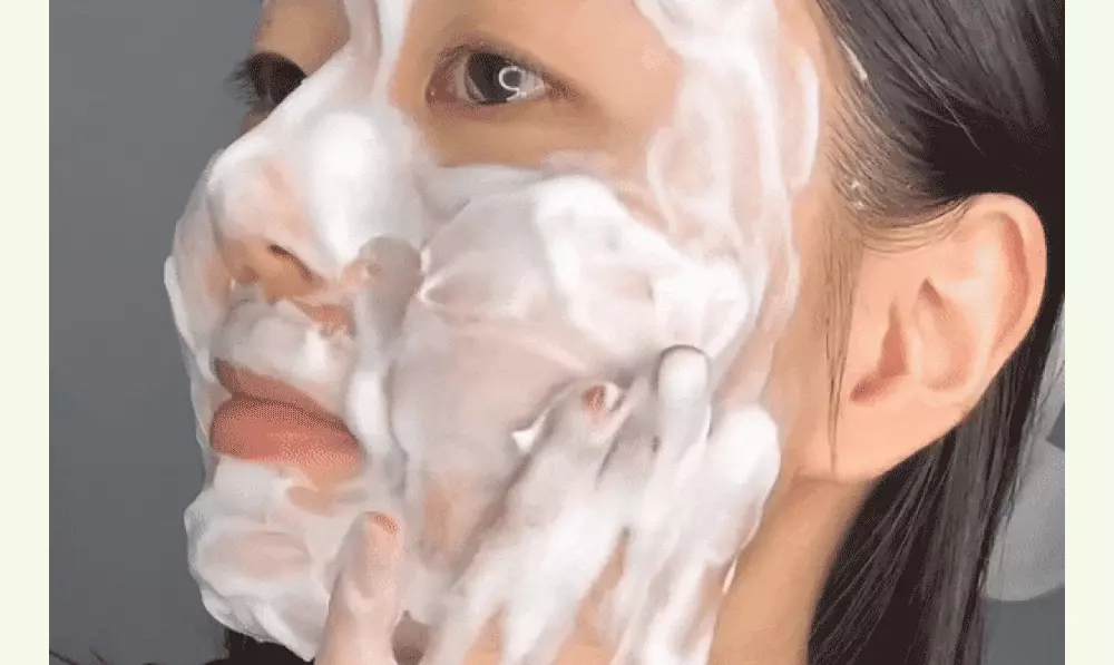 韓國 Sungboon Editor Green Tomato Deep Pore Cleansing Ultra Whipping Foam 綠番茄毛孔深層清潔控油泡泡潔面乳 - 120g