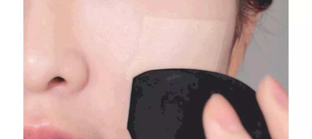 3重剪裁 乾濕兩用～韓國 About Tone Skin Layer Puff 黑色3角切面刮刀粉底粉撲