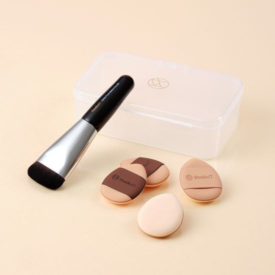 韓國 Studio17 Skin Fit Base Makeup Kit 輕薄服貼修飾毛孔迷你一字粉底掃＋迷你手指粉撲4個(霧面款x2, 光澤款 x 2)連收納盒 底妝套裝
