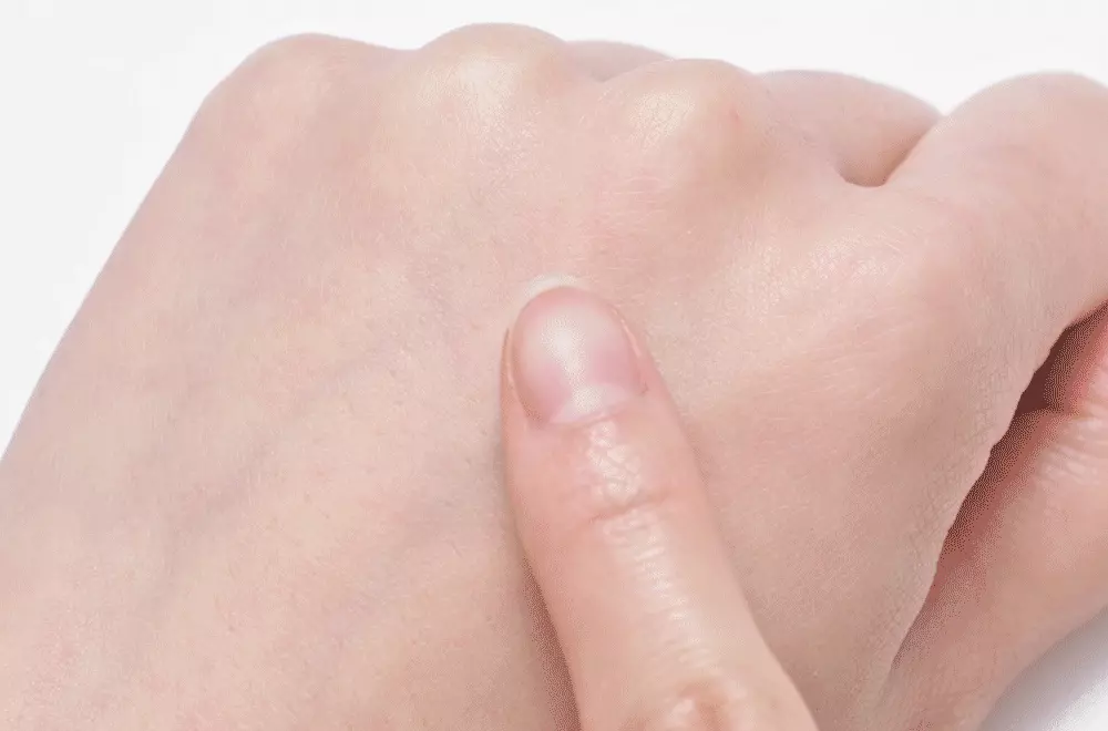 代替粉底〔防曬X提亮X遮瑕〕韓國 DEWYTREE Urban Shade Cover And Fit Sun SPF50+ PA++++ 素顏霜遮瑕有色防曬 - 40ml