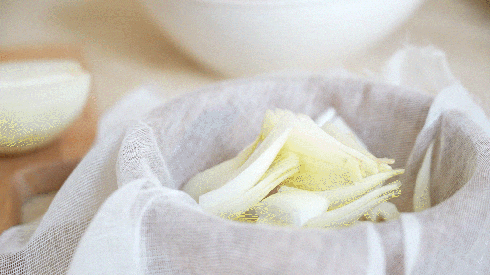 改善乾燥搔癢～韓國 HEVEBLUE Salmon Fruity Centella Body Cream 三文魚子PDRN X 鮮果萃取 X 積雪草水潤修護身體乳霜 - 300ml