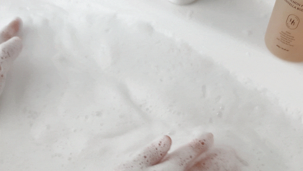 韓國 HEVEBLUE Salmon Fruity Centella Body Wash 三文魚子PDRN X 鮮果萃取 X 積雪草水潤修護身體沐浴露 - 300ml