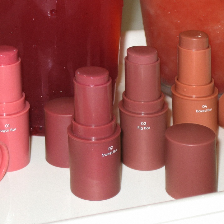 韓國 AOU Dewy Bar 多用途水潤唇頰兩用棒 - 4色選擇 韓國 AOU Dewy Bar 多用途水潤唇頰兩用棒 - 4色選擇