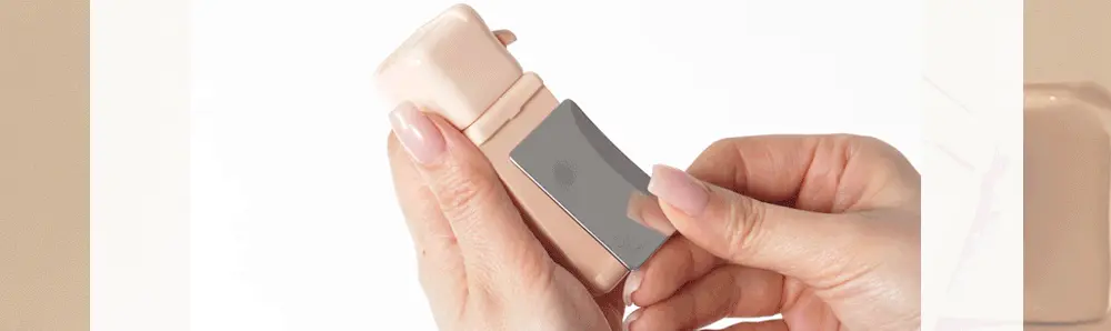 【OY限量SET送粉撲連收納盒】LeoJ美妝達人聯手研發 韓國Too Cool For School Veil Skin Tint 超輕薄空氣感粉底液自帶粉底刮刀 2合1 SPF40 PA+++ - 4色選擇