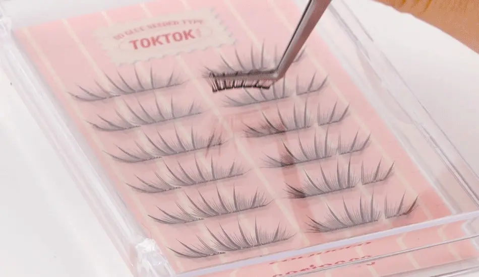 秒速完妝 兩下搞掂!韓國 Coringco TokTok Hara No Glue Half EyeLash 2代免膠2段式假睫毛(Ready/Pure/Anime) - 3款選擇