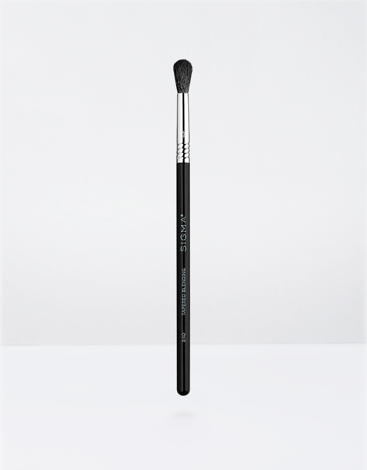 Sigma Beauty E40 Tapered Blending Brush - Black/Chrome