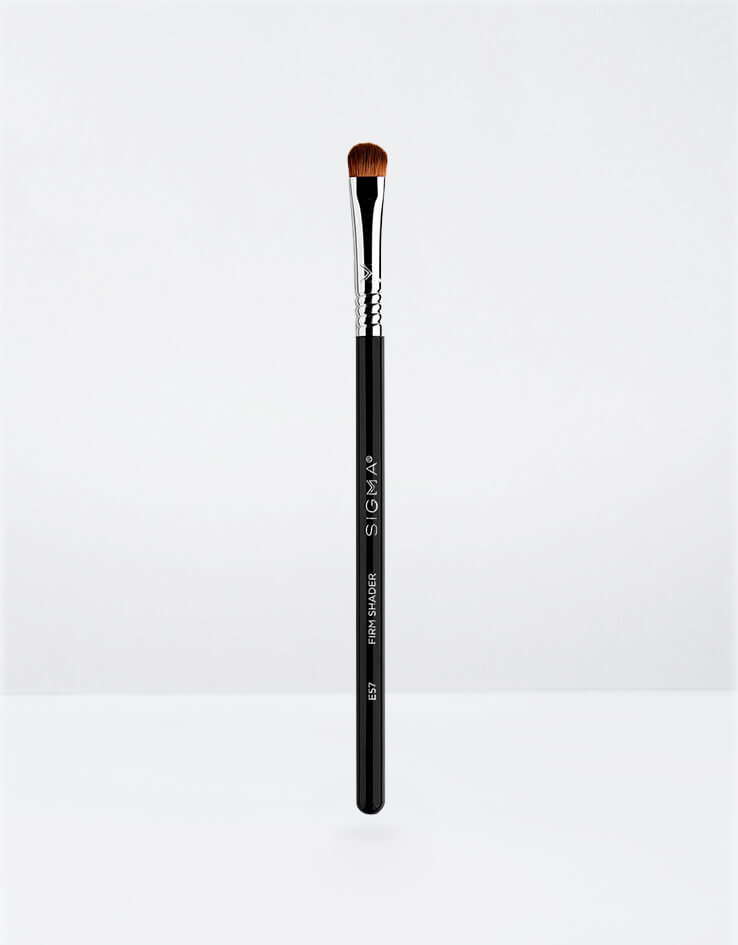 Sigma Beauty E57 Firm Shader Brush - Black/chrome