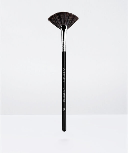 Sigma Beauty F42 Strobing Fan™ Brush