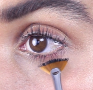 Sigma Beauty E04 Lash Fan Brush 眼睫毛扇形掃 使用方法